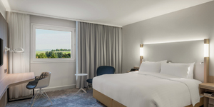 courtyard-by-marriott-paris-roissy-charles-de-gaulle-airport-hotel-chambre-1