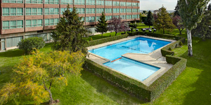 melia-barajas-seminar-meeting-hotel-spain-madrid-vue-piscine-exterieur